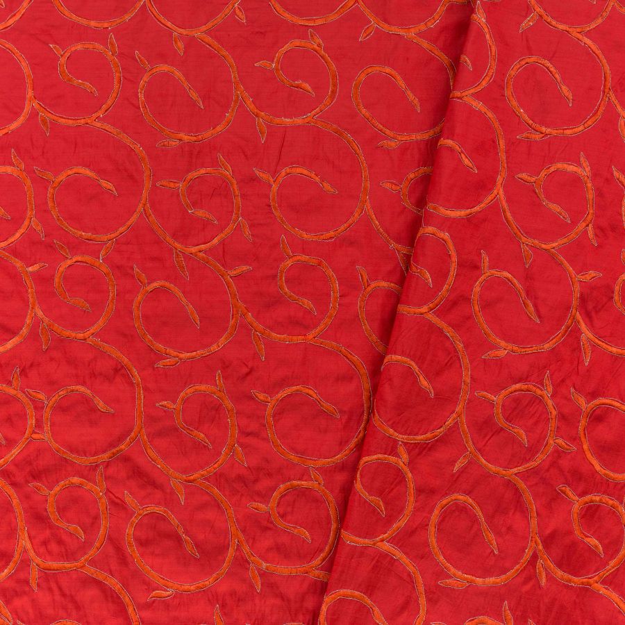 ΥΦΑΣΜΑ SHANTUNG (ΣΟΥΑ ΣΟΒΑΖ) ΜΕΤΑΞΩΤΟ ΜΕ ΚΕΝΤΗΜΑ ΚΟΚΚΙΝΟ-ΚΕΡΑΜΙΔΙ - Ρετάλι 2μ.