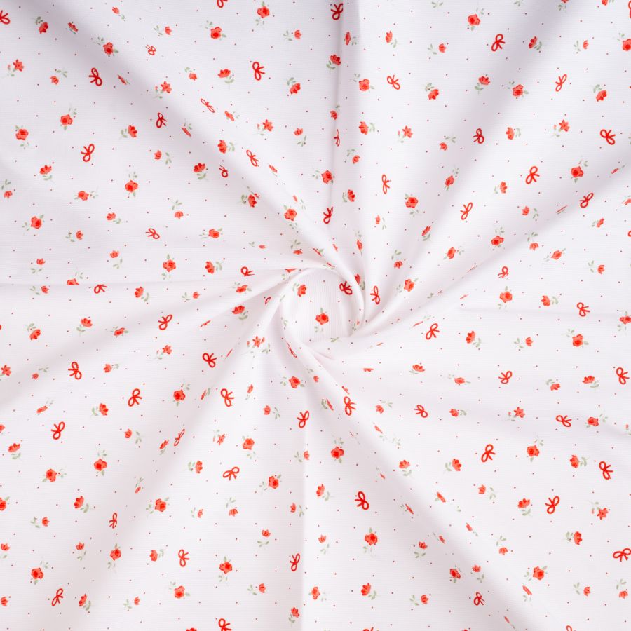 ΥΦΑΣΜΑ 100% ΒΑΜΒΑΚΕΡΟ ΓΚΡΟ ΜΕ ΣΧΕΔΙΟ ΜΙΚΡΑ ΚΟΚΚΙΝΑ ΤΡΙΑΝΤΑΦΥΛΛΑΚΙΑ & ΦΙΟΓΚΟΥΣ ΣΕ ΛΕΥΚΟ ΦΟΝΤΟ