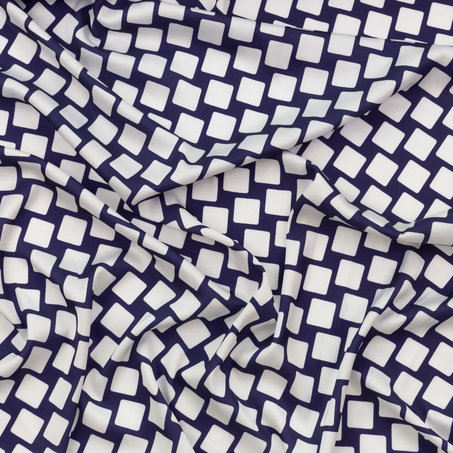 ΥΦΑΣΜΑ ΣΑΤΕΝ SILK TOUCH MATTE (ΜΕΤΑΞΩΤΗΣ ΥΦΗΣ) ΣΧΕΔΙΟ ΤΕΤΡΑΓΩΝΑ ΑΣΠΡΟ - ΜΠΛΕ