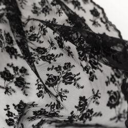ΥΦΑΣΜΑ ΔΑΝΤΕΛΑ ΕΛΑΦΡΙΑ ΣΤΑΘΕΡΗ ΜΑΥΡΗ FLORAL ΜΕ ΤΕΛΕΙΩΜΑ